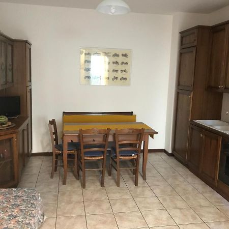 מנדלו דל לאריו B&B " Guzzi - Inn " מראה חיצוני תמונה