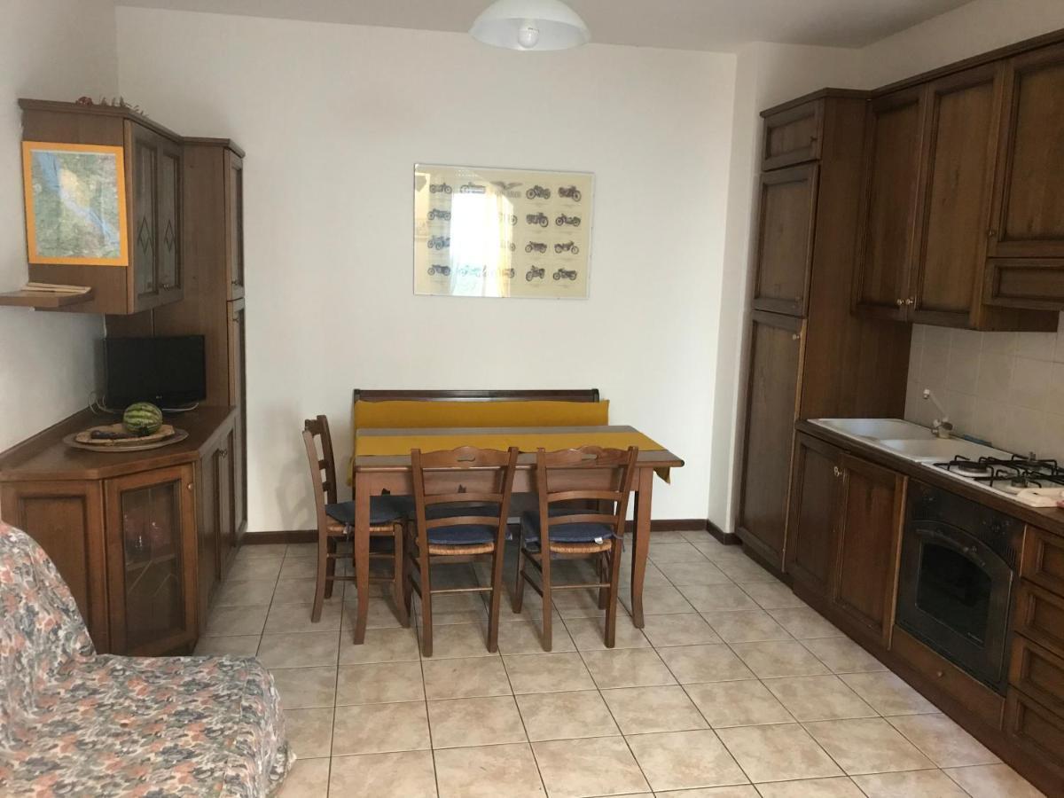 מנדלו דל לאריו B&B " Guzzi - Inn " מראה חיצוני תמונה