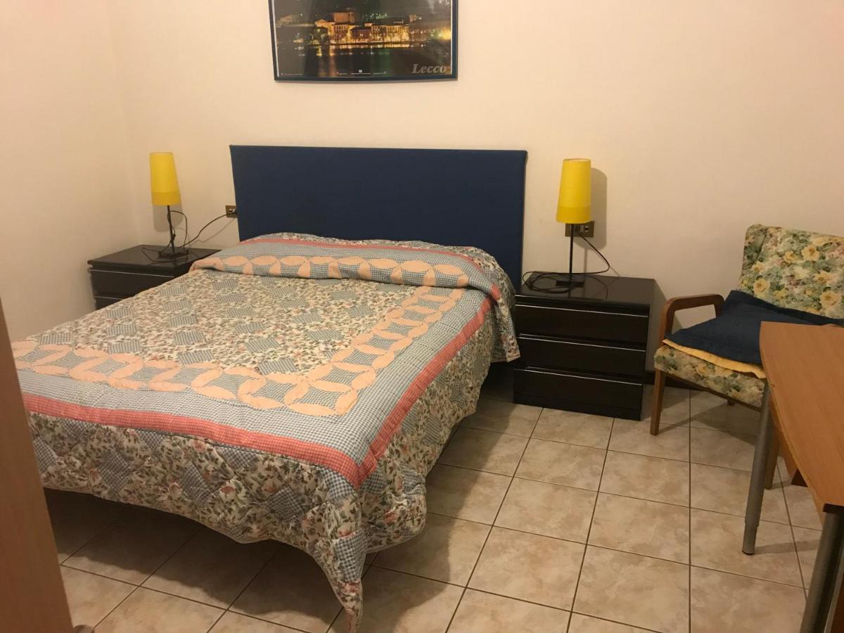 מנדלו דל לאריו B&B " Guzzi - Inn " מראה חיצוני תמונה